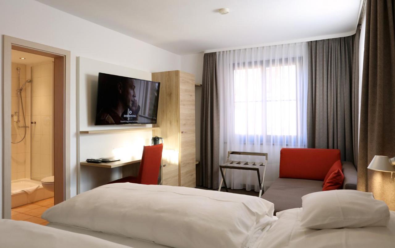 Warteck Hotel