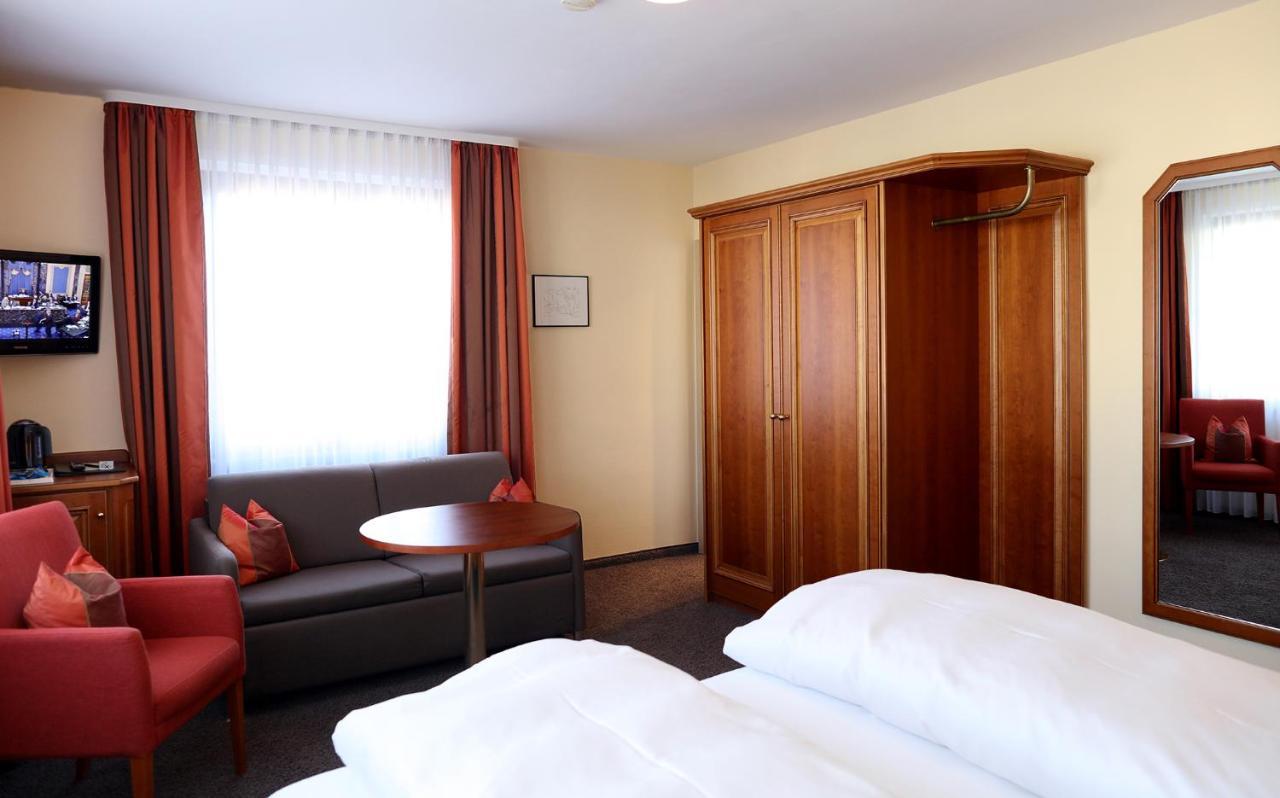 Warteck Hotel